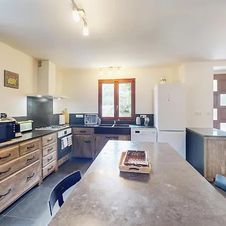 Maison Vue Sur Les Montagnes *