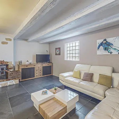 Maison Vue Sur Les Montagnes *